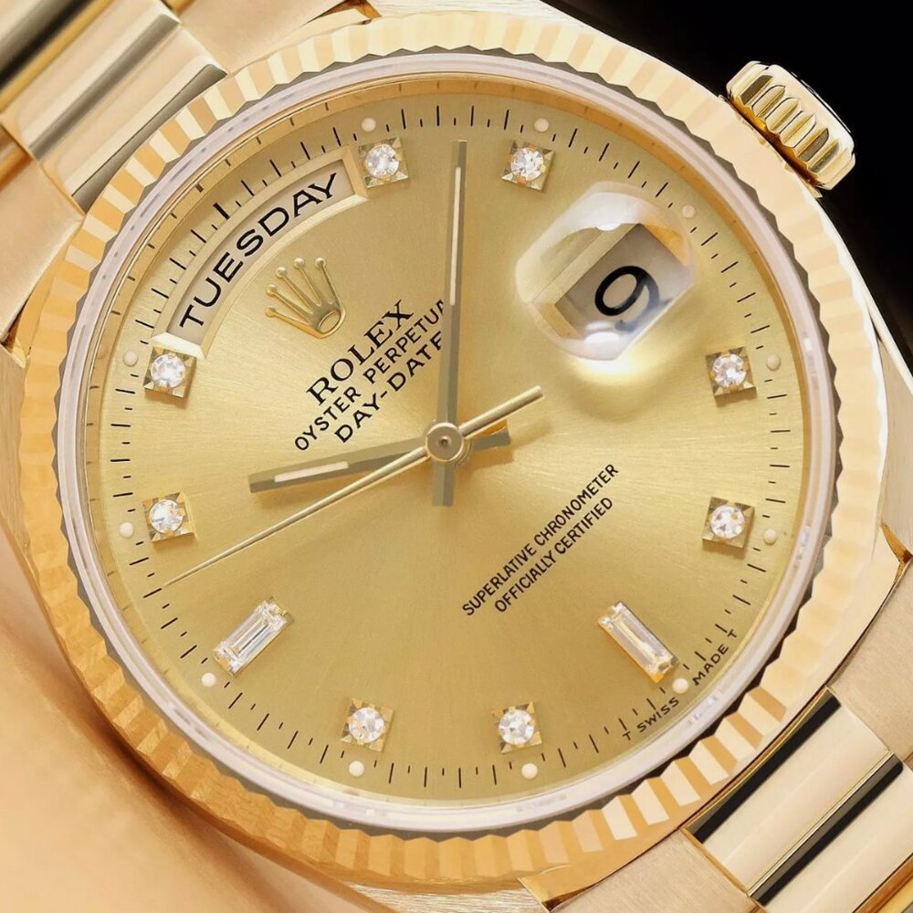 ROLEX MENS DAY-DATE FACTORY DIAMOND DIAL 18K GOLD PRESIDENT WATCH